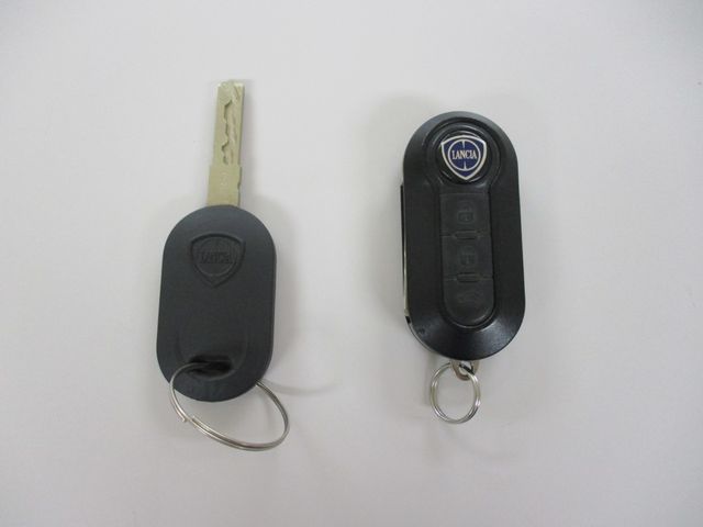 Lancia Ypsilon 2012-02 22049-27