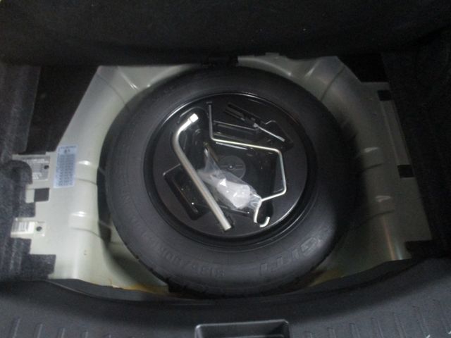 Lancia Ypsilon 2012-02 22049-24