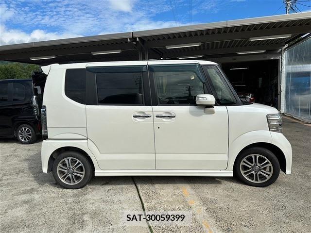 Honda N BOX CUSTOM 2016-04 212679-7