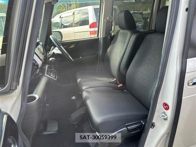 Honda N BOX CUSTOM 2016-04 212679-2