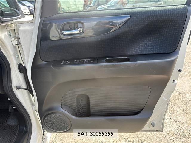 Honda N BOX CUSTOM 2016-04 212679-22