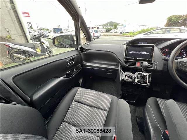Toyota VOXY 2018-10 344228-24