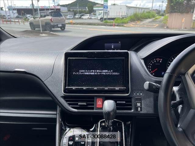 Toyota VOXY 2018-10 344228-1