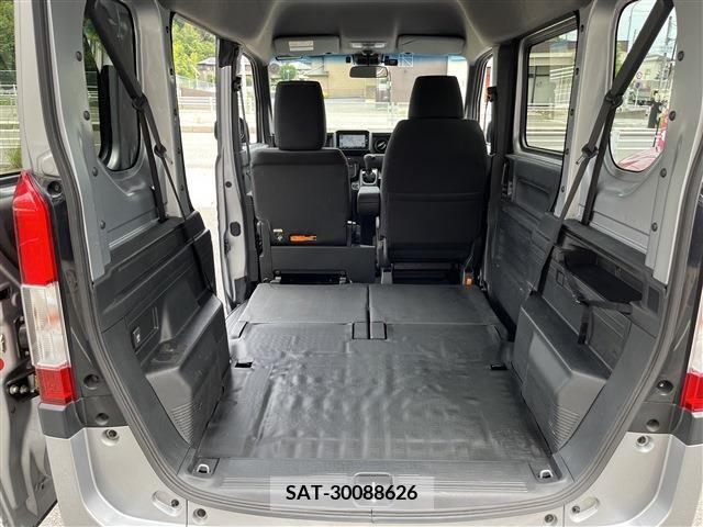 Honda N-VAN 2019-10 380618-10