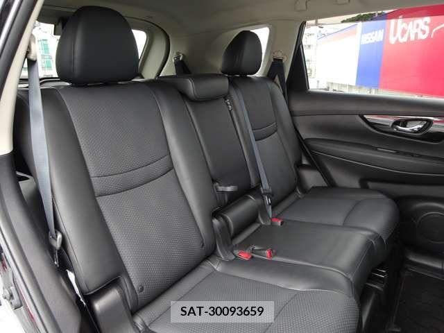 Nissan X-TRAIL 2019-06 379964-8