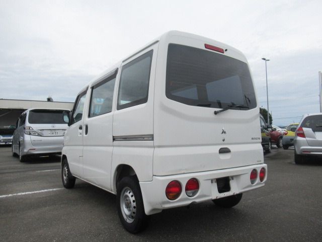 Nissan CLIPPER VAN 2005-06 11894-12