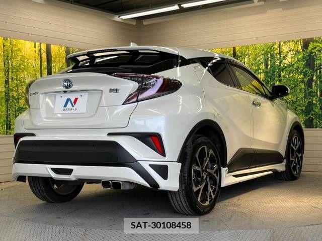 Toyota C-HR 2017-06 294881-17