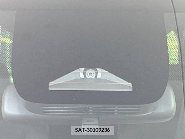 Toyota VOXY 2023-10 289090-2