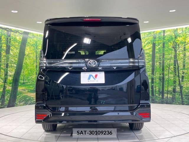 Toyota VOXY 2023-10 289090-16