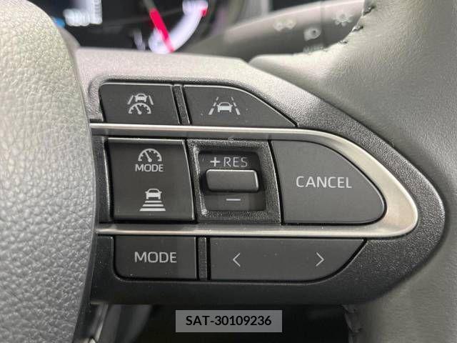 Toyota VOXY 2023-10 289090-5