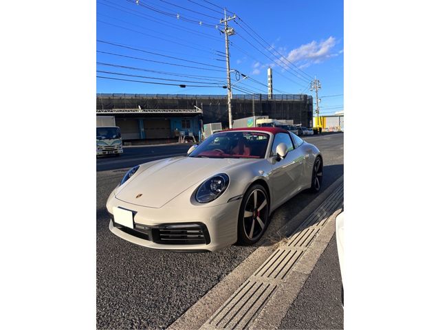 Porsche 911 2023-06 5718-0