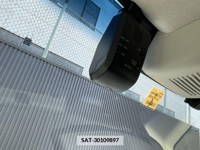 Honda N BOX 2023-04 364618-21