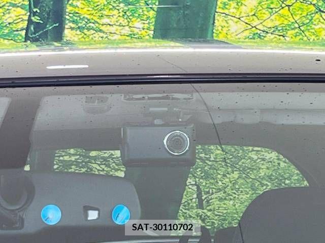 Nissan NOTE 2013-10 341137-5