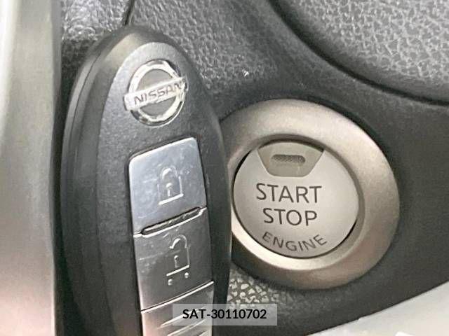 Nissan NOTE 2013-10 341137-6