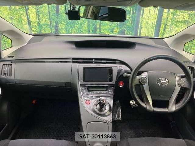 Toyota PRIUS 2013-11 222261-1