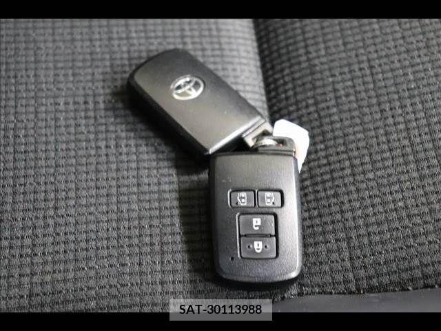 Toyota SIENTA 2018-08 203920-5