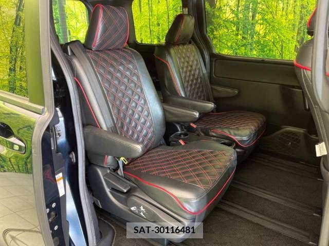 Toyota VOXY HYBRID 2017-07 344252-9
