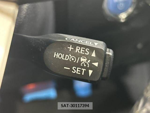 Toyota PRIUS 2016-09 206670-5