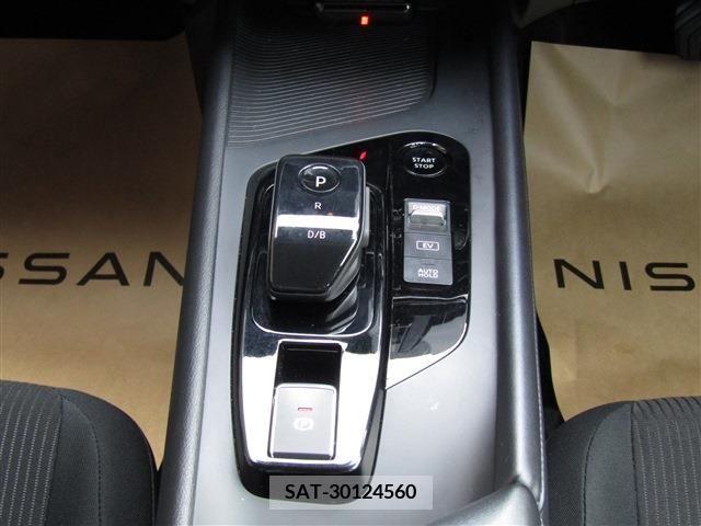 Nissan NOTE 2022-03 233742-13