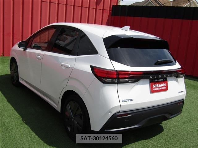 Nissan NOTE 2022-03 233742-1