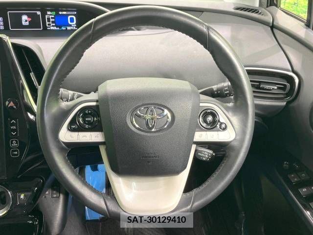 Toyota PRIUS PHV 2017-08 366801-11