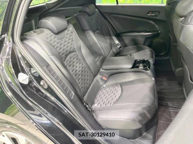 Toyota PRIUS PHV 2017-08 366801-9