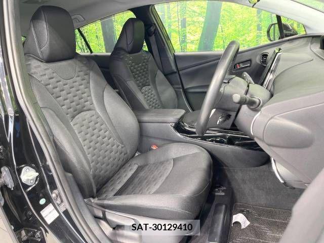 Toyota PRIUS PHV 2017-08 366801-8