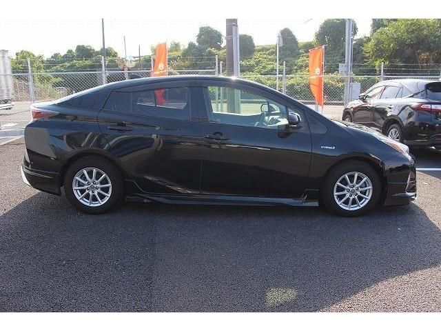 Toyota PRIUS 2016-02 193673-6