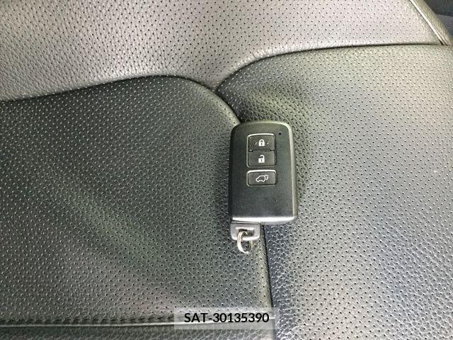 Toyota HARRIER 2015-10 396748-20
