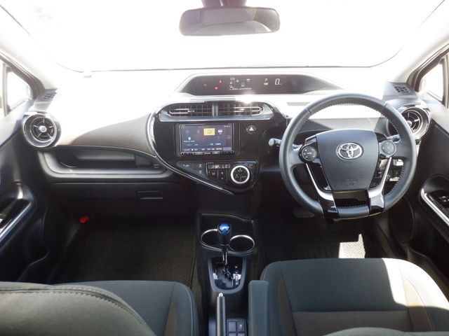 Toyota AQUA 2020-07 7107-1