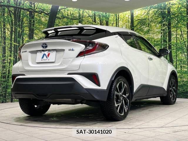 Toyota C-HR 2018-04 323036-17