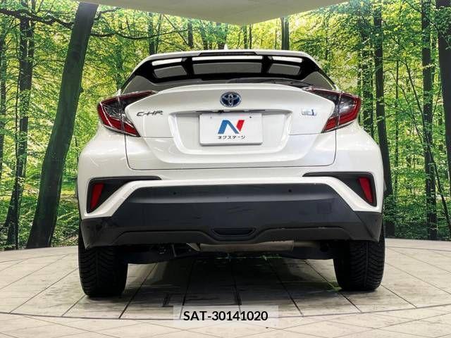 Toyota C-HR 2018-04 323036-15