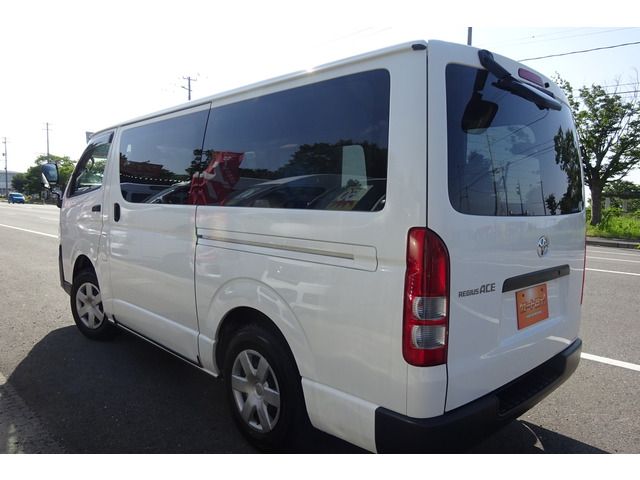 Toyota REGIUSACE VAN 2012-03 21961-12