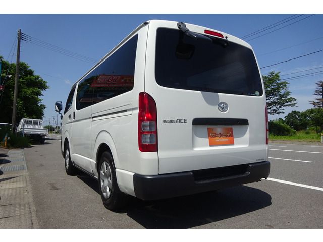 Toyota REGIUSACE VAN 2012-03 21961-1