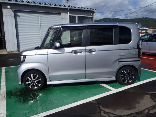 Honda N BOX CUSTOM 2018-11 184104-4