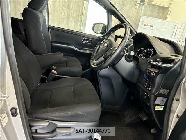 Toyota VOXY 2014-04 348910-15