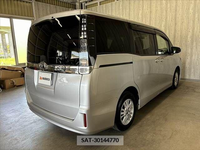 Toyota VOXY 2014-04 348910-14