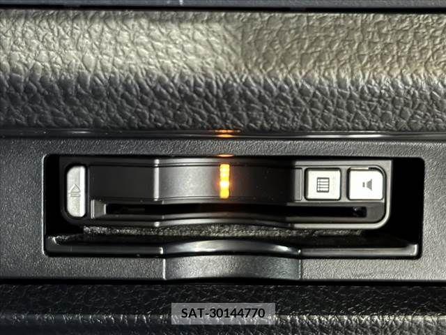 Toyota VOXY 2014-04 348910-22
