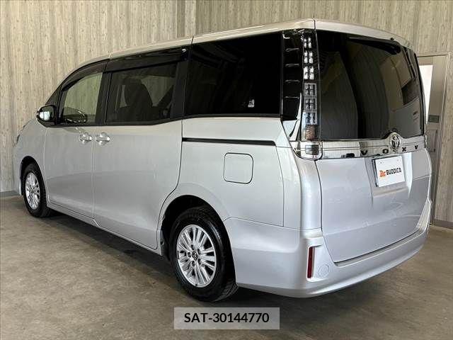 Toyota VOXY 2014-04 348910-12