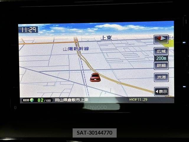 Toyota VOXY 2014-04 348910-3