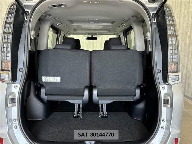 Toyota VOXY 2014-04 348910-19
