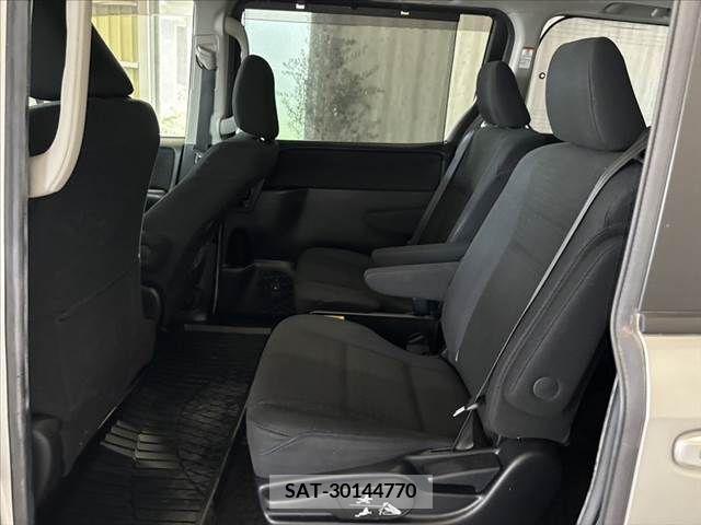 Toyota VOXY 2014-04 348910-18