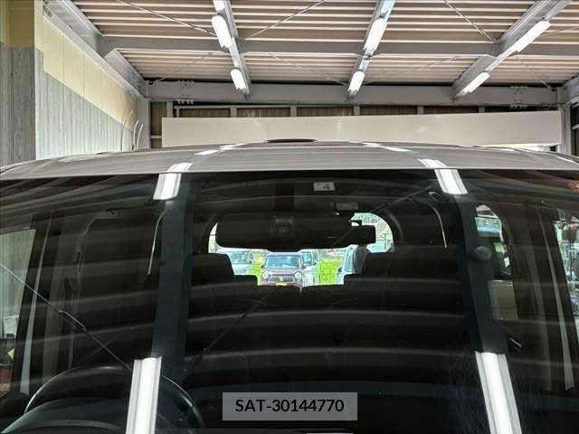 Toyota VOXY 2014-04 348910-28