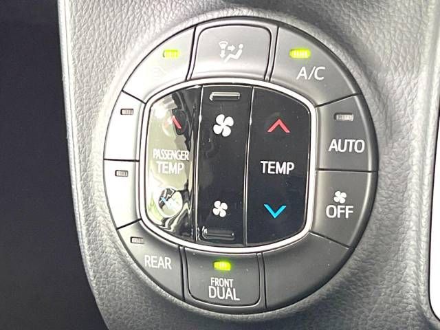 Toyota VOXY 2015-09 15154-7