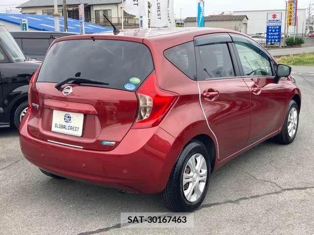 Nissan NOTE 2014-10 302362-4