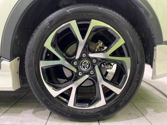 Toyota C-HR 2017-05 189245-13