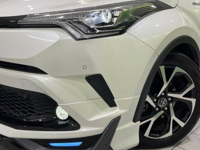Toyota C-HR 2017-05 189245-12
