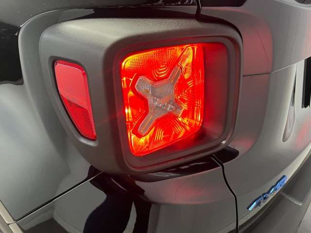 Jeep RENEGADE 2022-06 17174-10