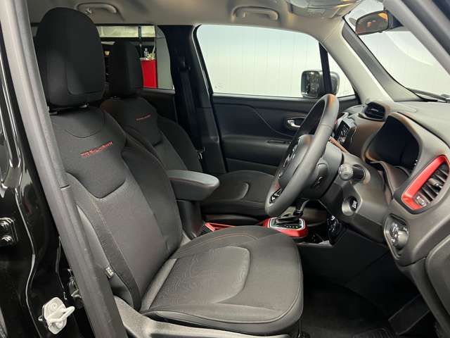 Jeep RENEGADE 2022-06 17174-13
