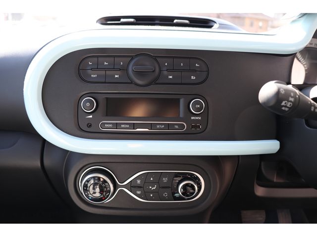 Renault TWINGO 2019-03 1578-16
